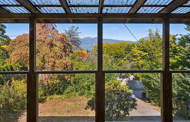3993 W 10th Avenue Point Grey