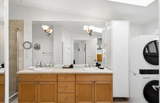 1956 W 14 Avenue Kitsilano