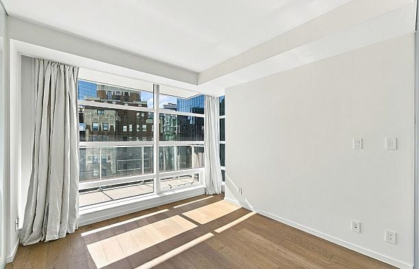 2506 1011 W Cordova Street Coal Harbour