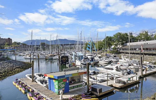 101 2121 W 6th Avenue Kitsilano