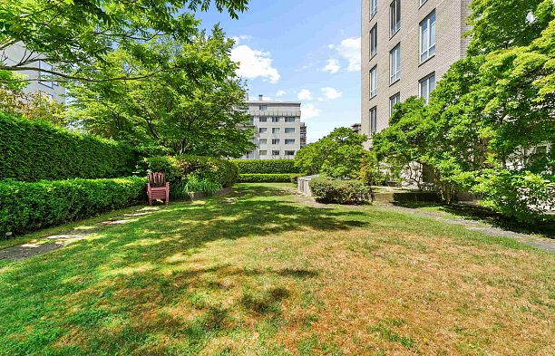 102 5850 Balsam Street Kerrisdale