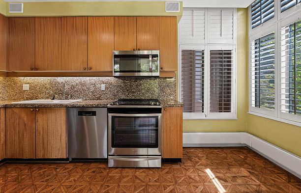 102 5850 Balsam Street Kerrisdale