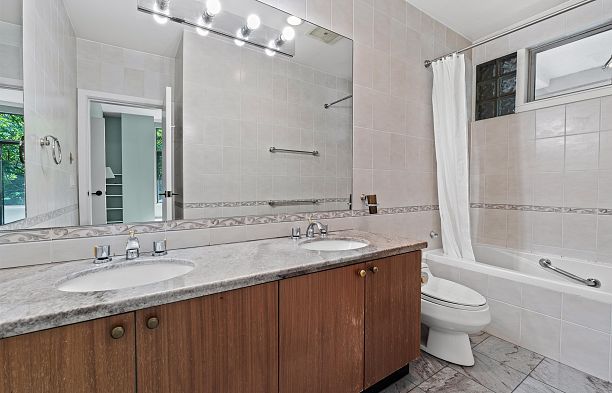 102 5850 Balsam Street Kerrisdale