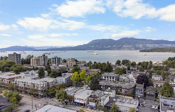101 2121 W 6th Avenue Kitsilano