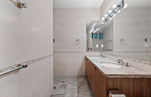 102 5850 Balsam Street Kerrisdale