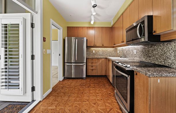 102 5850 Balsam Street Kerrisdale