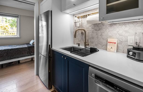 101 2121 W 6th Avenue Kitsilano