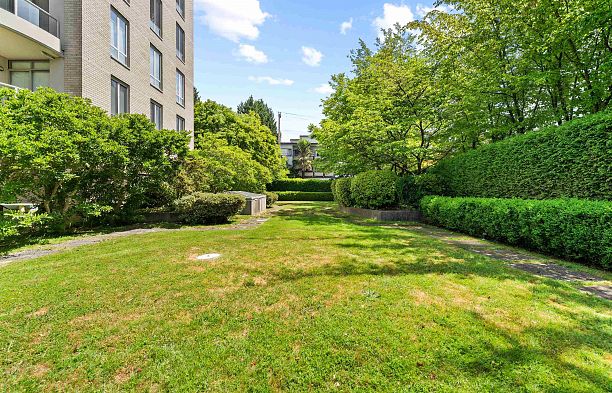 102 5850 Balsam Street Kerrisdale