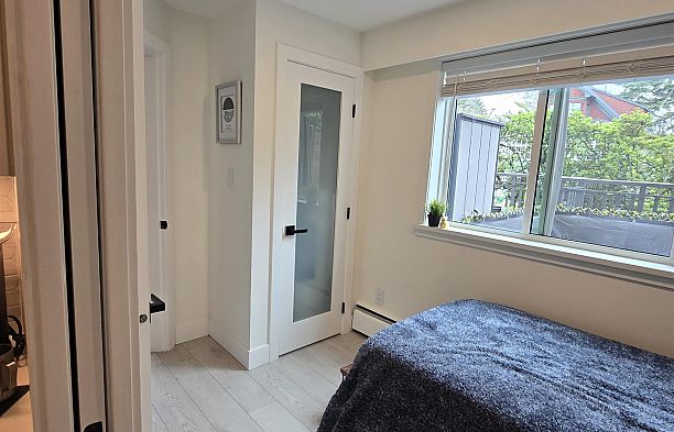 101 2121 W 6th Avenue Kitsilano