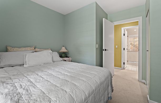 102 5850 Balsam Street Kerrisdale