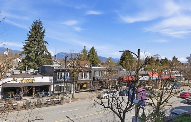 211 3250 W Broadway Kitsilano