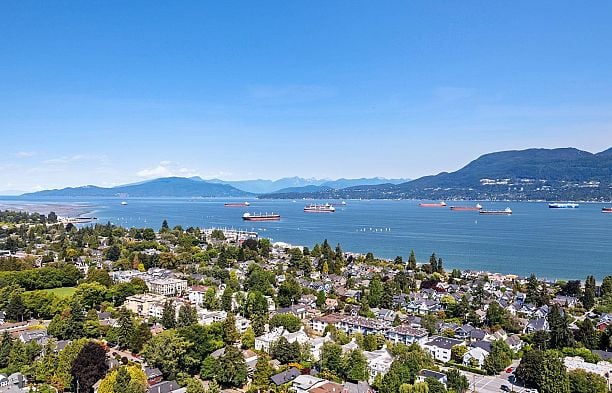 3027 W 7th Avenue Kitsilano