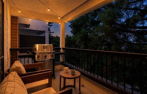 303 1877 W 5th Avenue Kitsilano