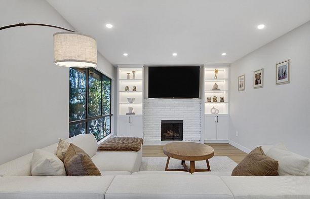 303 1877 W 5th Avenue Kitsilano