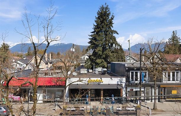 211 3250 W Broadway Kitsilano