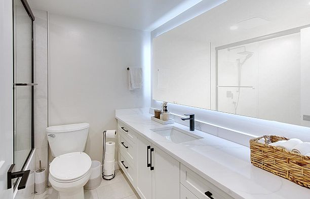 303 1877 W 5th Avenue Kitsilano