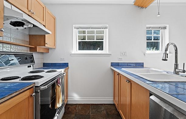 3027 W 7th Avenue Kitsilano