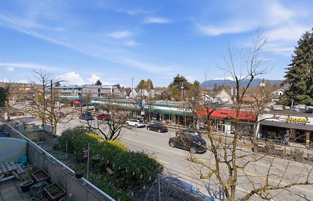 211 3250 W Broadway Kitsilano
