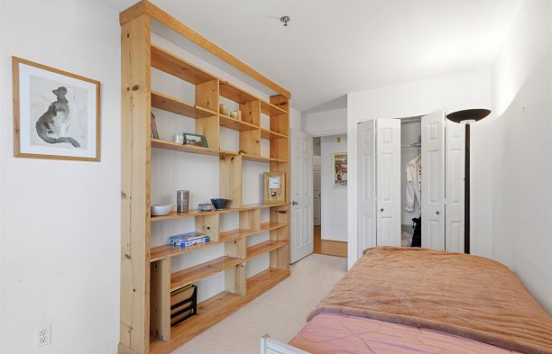 211 3250 W Broadway Kitsilano