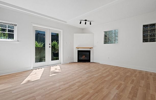 3027 W 7th Avenue Kitsilano