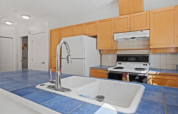 3027 W 7th Avenue Kitsilano