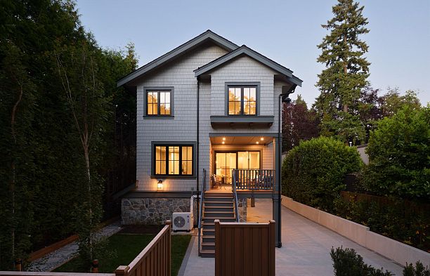 5593 Mackenzie Street Kerrisdale
