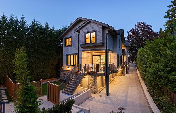 5593 Mackenzie Street Kerrisdale