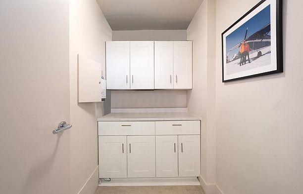 203 499 Broughton Street Coal Harbour