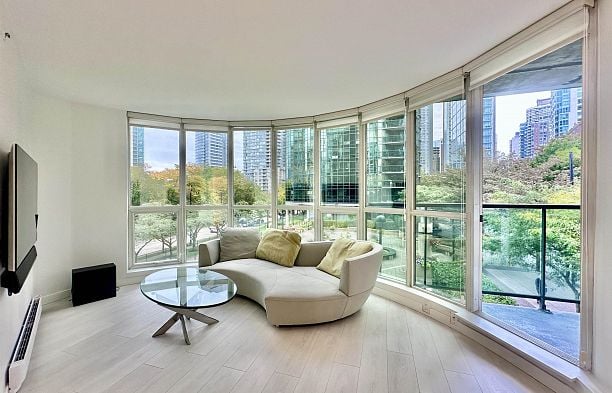 206 588 Broughton Street Coal Harbour