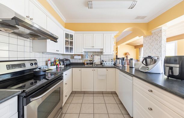 1986 W 43rd Avenue Kerrisdale