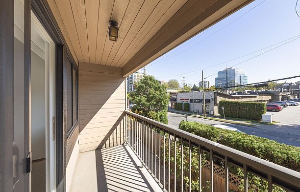 205 1825 W 8th Avenue Kitsilano