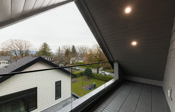 4 419 W 23rd Avenue Cambie