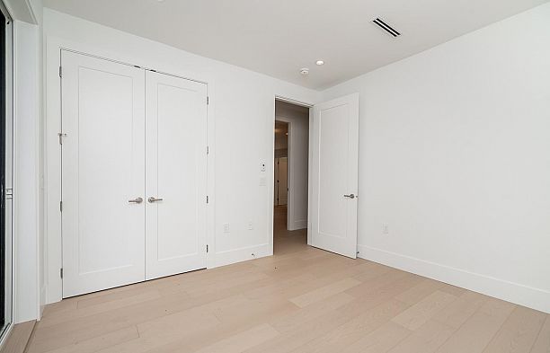 1 5061 Blenheim Street Dunbar