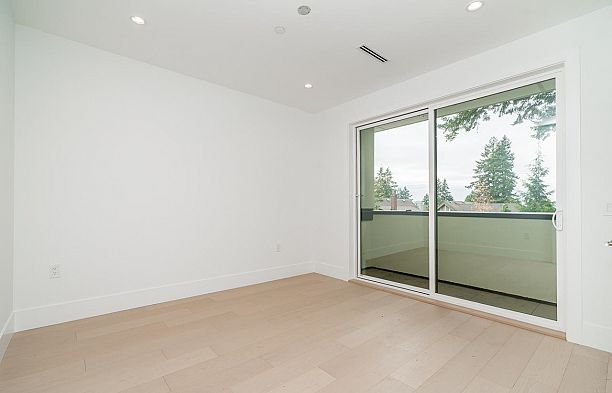 1 5061 Blenheim Street Dunbar