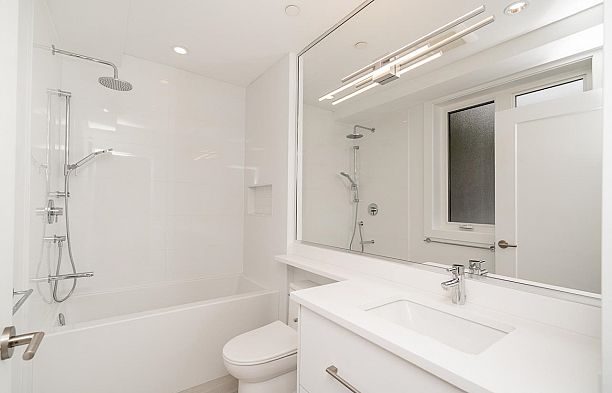 1 5061 Blenheim Street Dunbar
