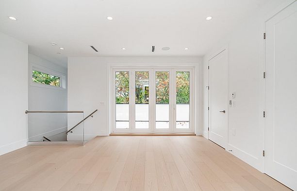 1 5061 Blenheim Street Dunbar