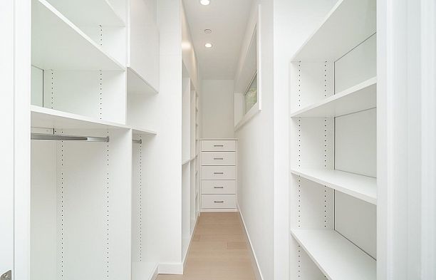 1 5061 Blenheim Street Dunbar