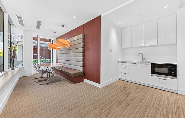 759 W 41st Avenue Cambie