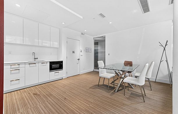 759 W 41st Avenue Cambie