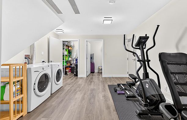 759 W 41st Avenue Cambie