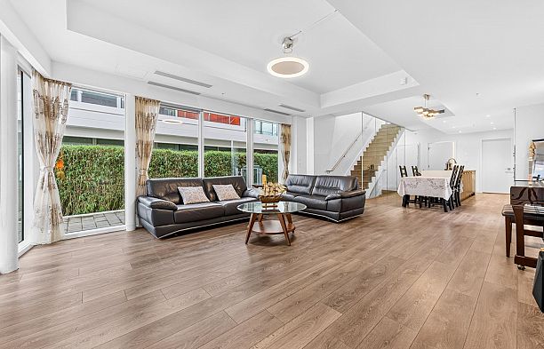 759 W 41st Avenue Cambie