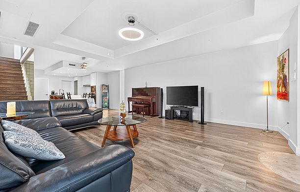 759 W 41st Avenue Cambie