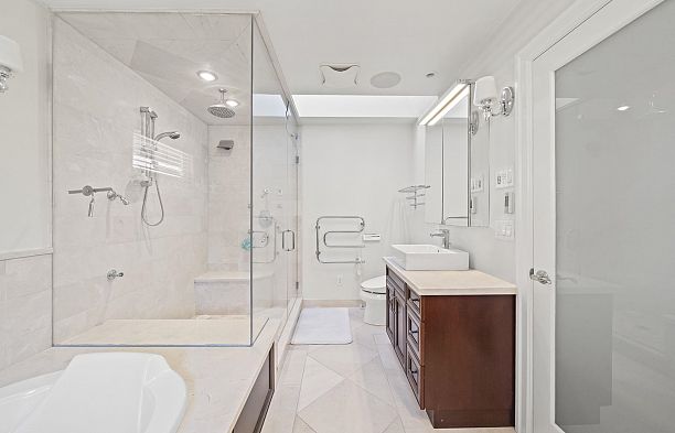 2896 W 38th Avenue Kerrisdale