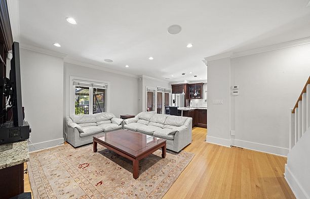 2896 W 38th Avenue Kerrisdale
