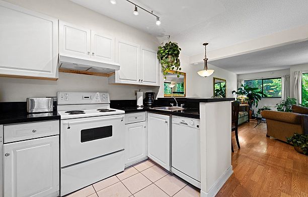 31 460 W 16th Avenue Cambie