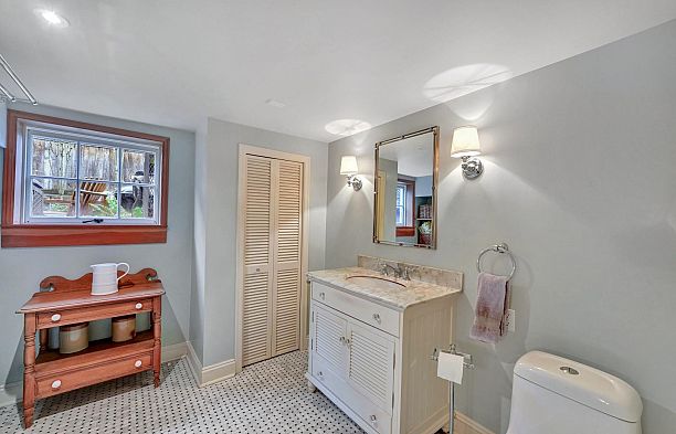 2303 W 3rd Avenue Kitsilano