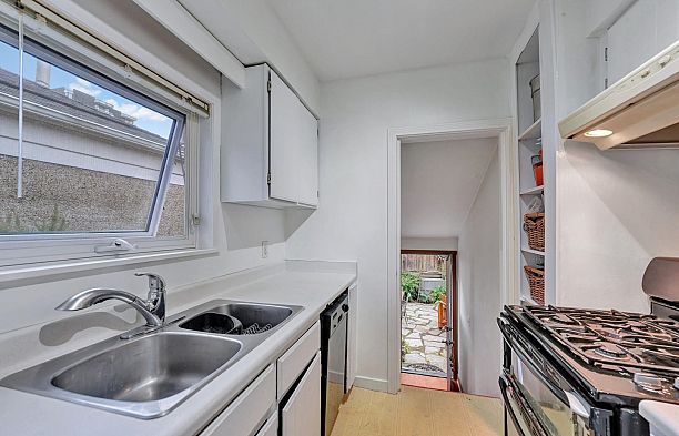 2303 W 3rd Avenue Kitsilano