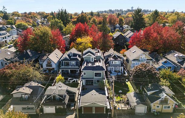 2 127 W 17th Avenue Cambie