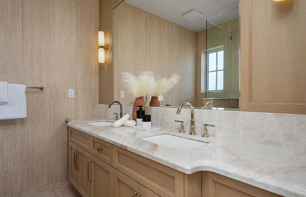 2 127 W 17th Avenue Cambie