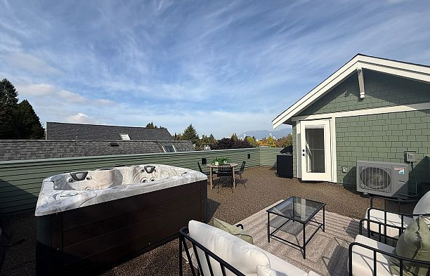 1 127 W 17th Avenue Cambie
